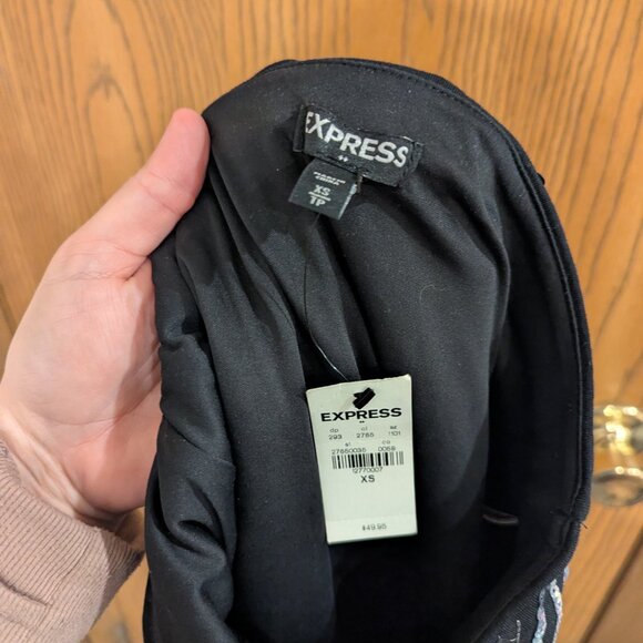 NWT- Express Sequin Mini Skirt-Black and Silver-Geometric Design -XS - Picture 3 of 4